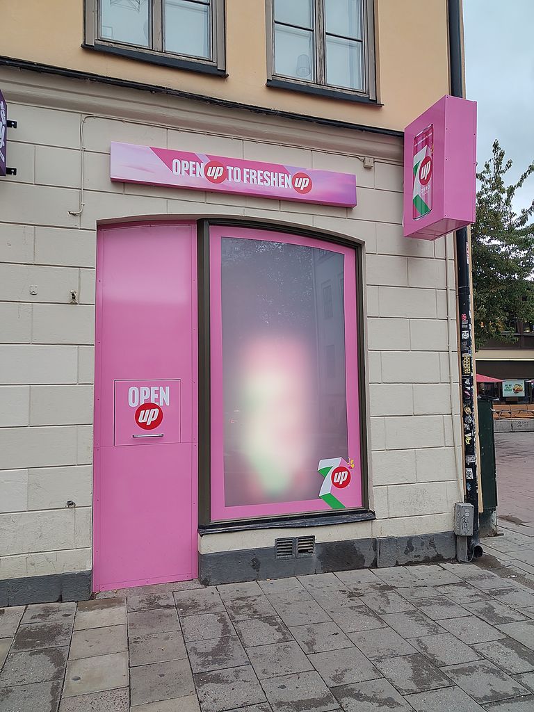 A 7UP booth
